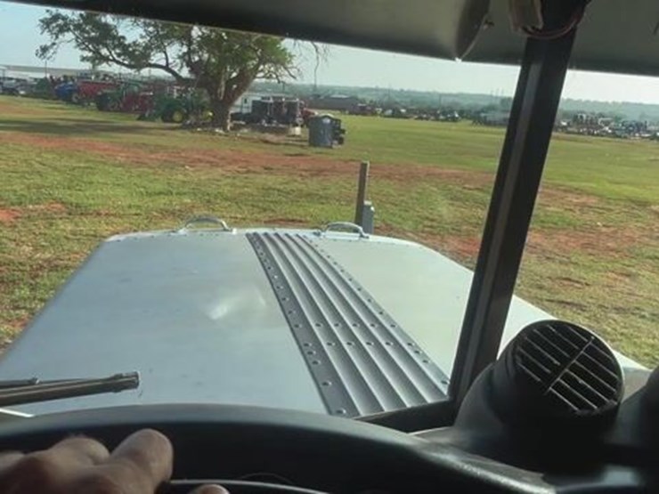 1984-peterbilt-359-image-1