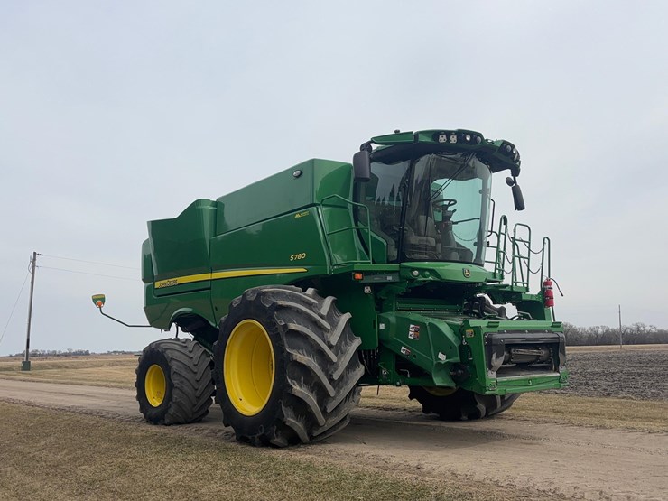 2023-john-deere-s780-image-3