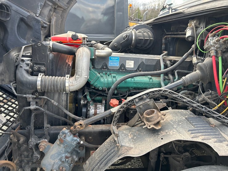 2009-volvo-10-image-42