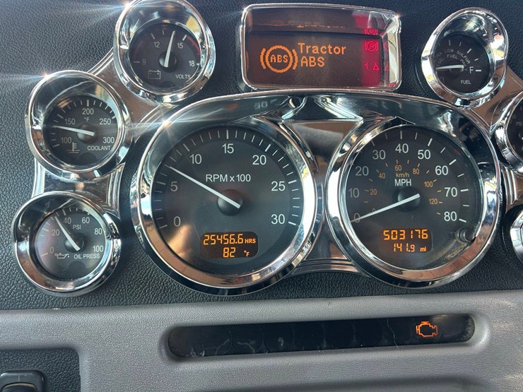 2012-peterbilt-386-image-28