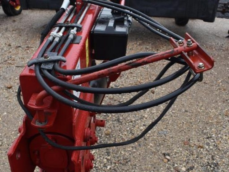 new-holland-313-image-4