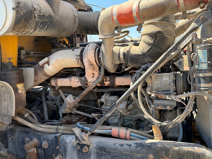 1995-mack-cl713-image-60