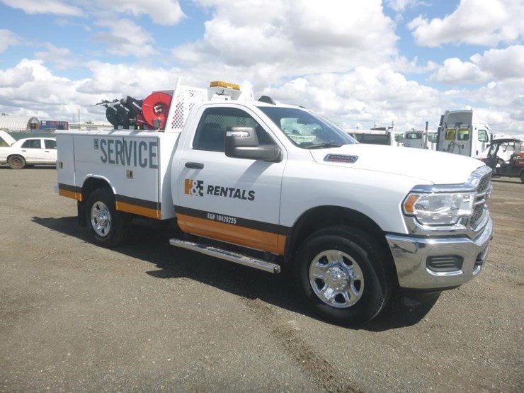2024-dodge-2500-image-2