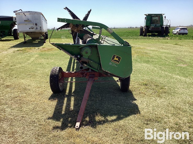 john-deere-230-image-2