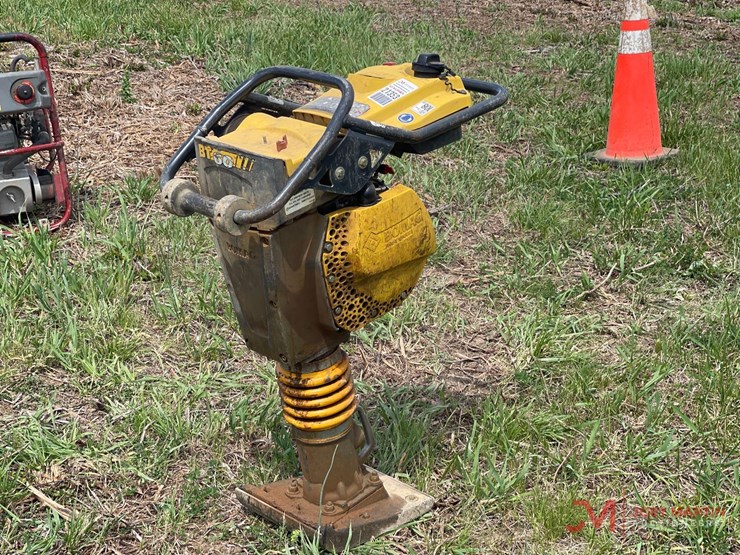 2017-bomag-bt60-image-4