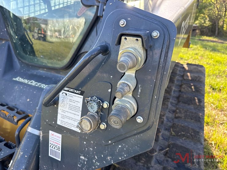 2023-deere-333g-image-10