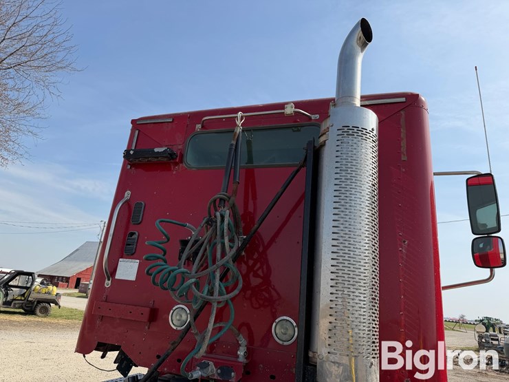 2006-freightliner-columbia-120-image-13