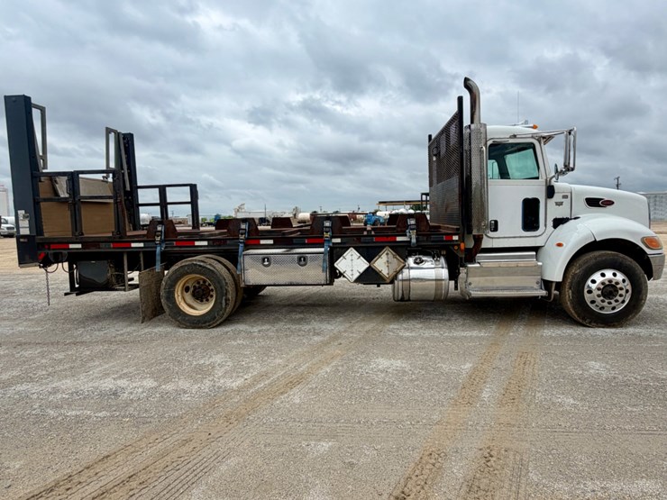 2012-peterbilt-337-image-4