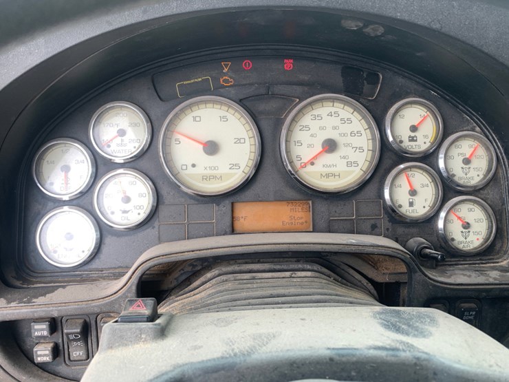 2014-international-prostar-image-12