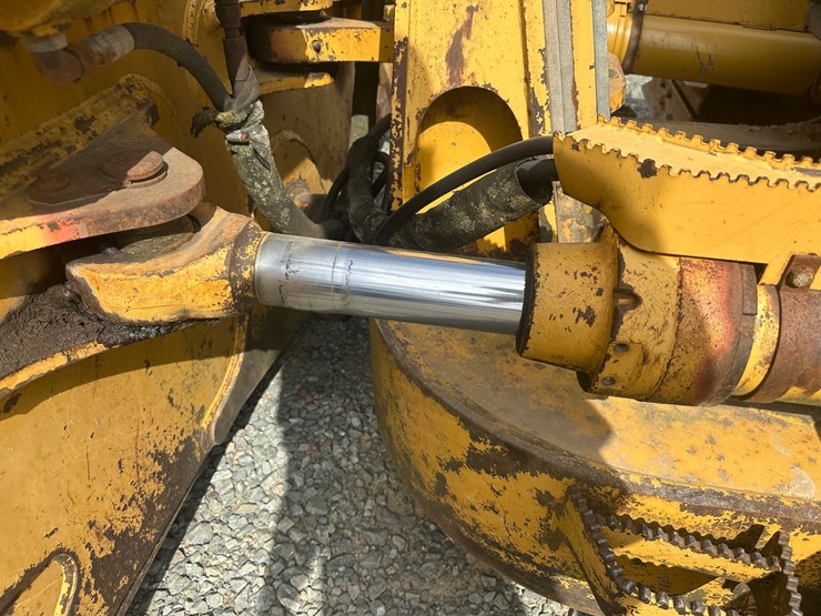 2006-deere-750j-lgp-image-21