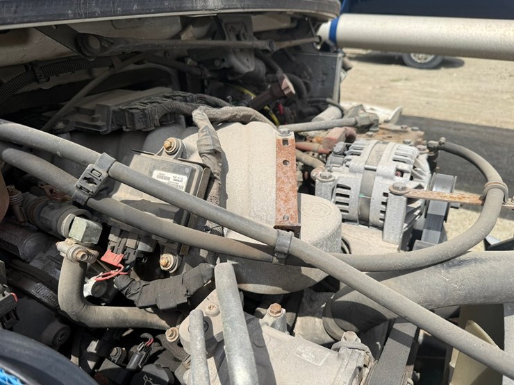 #1174-•-2015-freightliner-cab-and-chassis-image-27