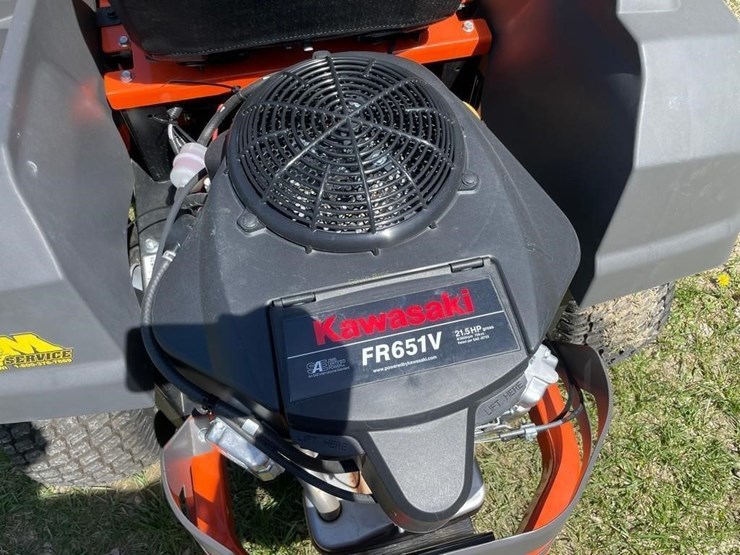 husqvarna-z242f-zero-turn-mower-image-5