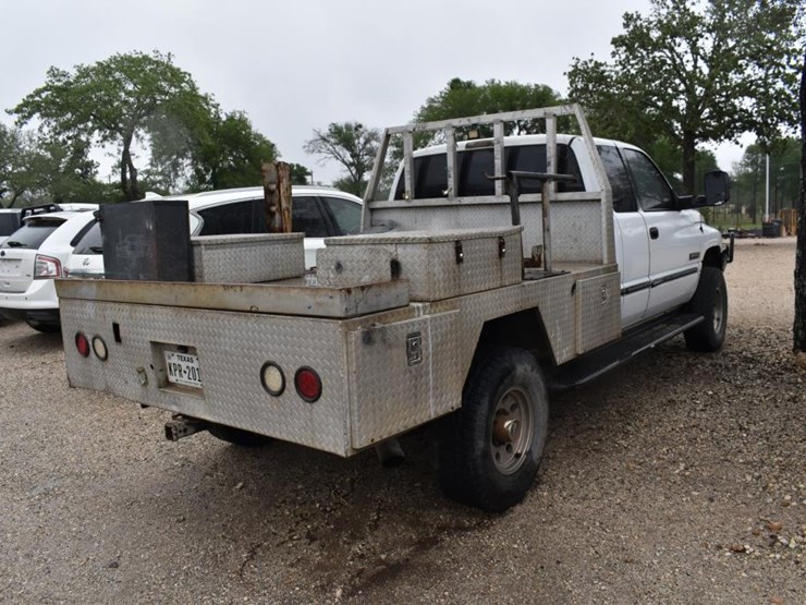 2000-dodge-2500-image-3