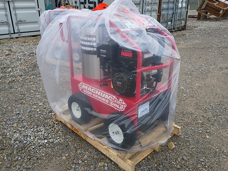 #24438-•-2026-magnum-4000-series-gold-hot-pressure-washer-image-2