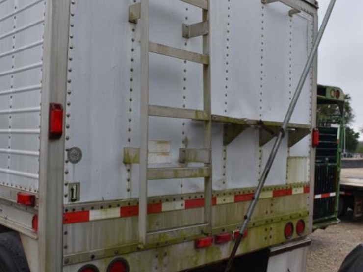 1996-wilson-grain-trailer-image-5