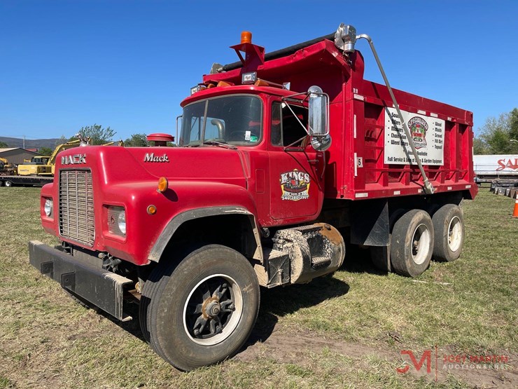 1984-mack-rd686s-image-6