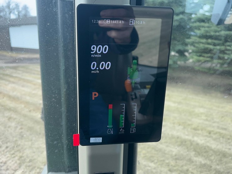 2024-john-deere-9rt-590-tractor-image-29