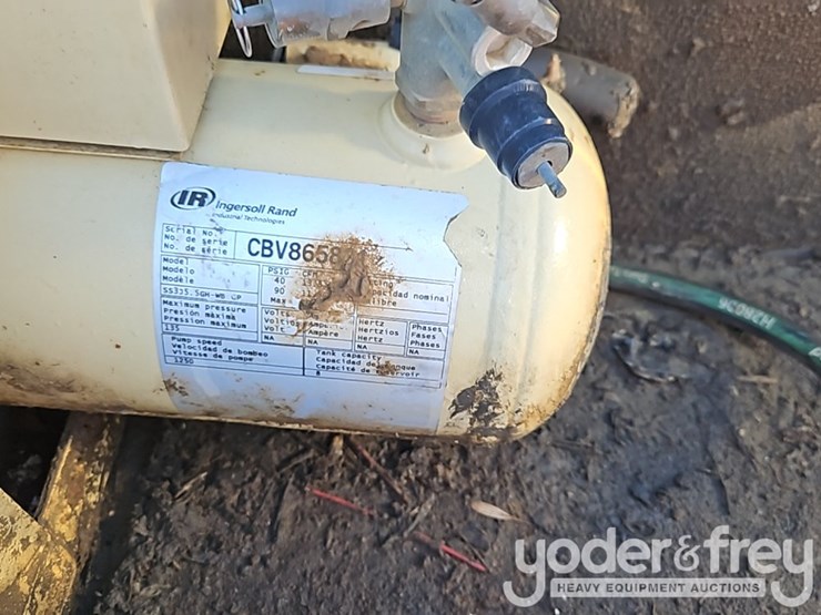 2022-chevrolet-2500hd-image-17