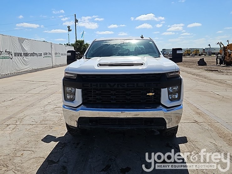 2022-chevrolet-2500hd-image-10