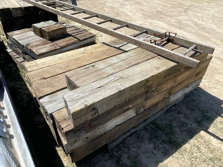 guard-rail-and-wood-posts-image-3