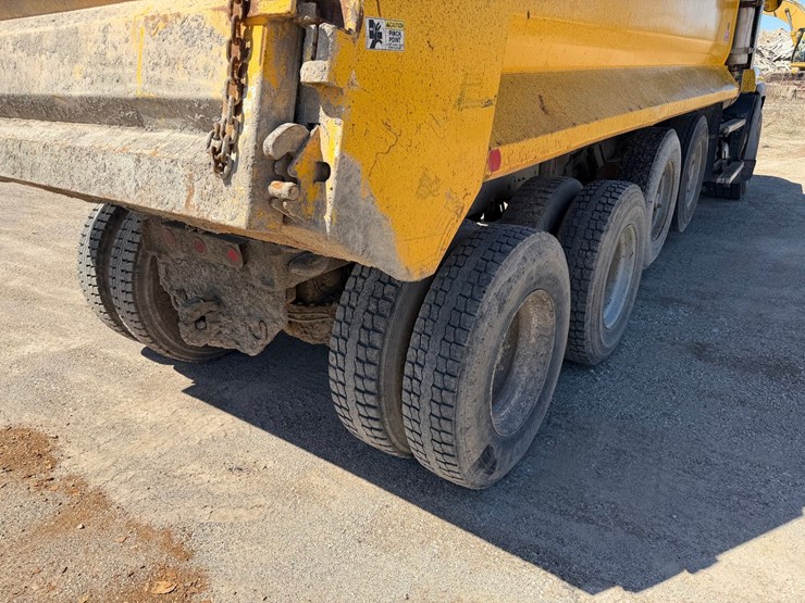 1995-mack-cl713-image-27