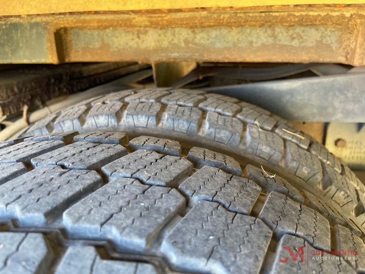 2001-chevrolet-3500-image-11