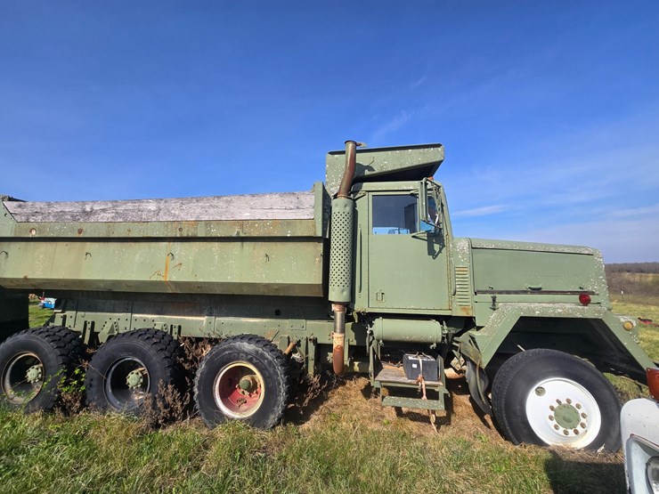 #23785-•-1979-am-general-dumptruck-(nonrunner)-image-3