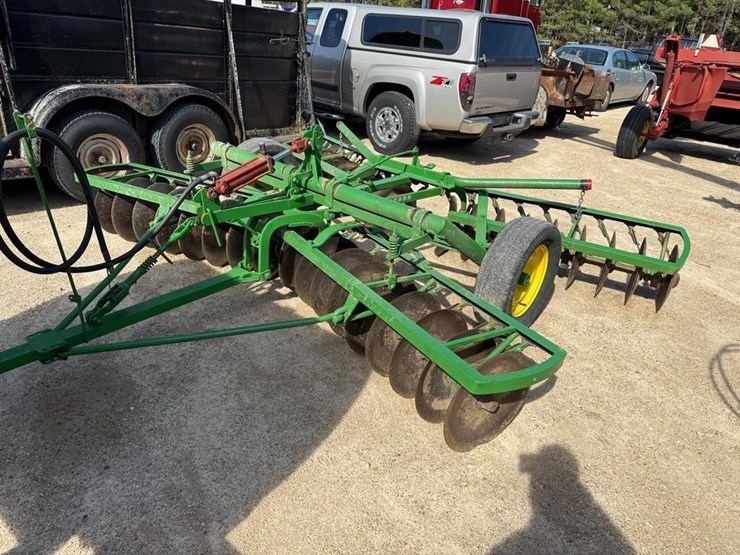 john-deere-10-image-2