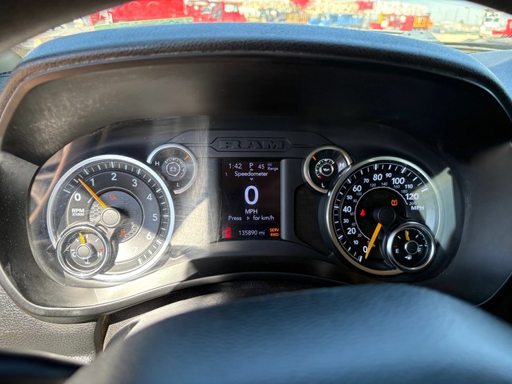 2020-dodge-2500-image-8