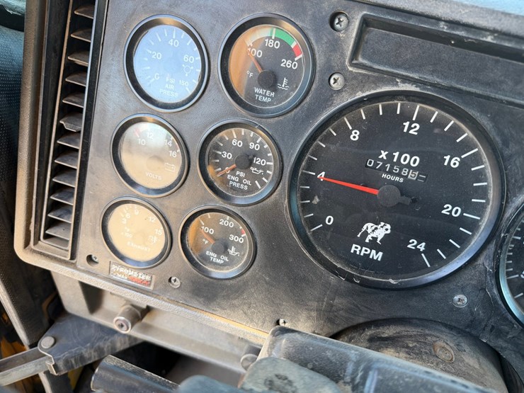1995-mack-cl713-image-48