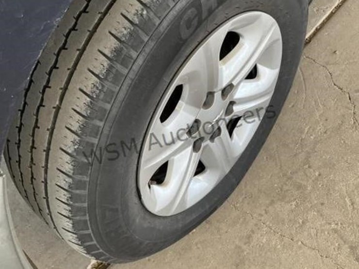 2012-chevrolet-traverse-ls-image-9