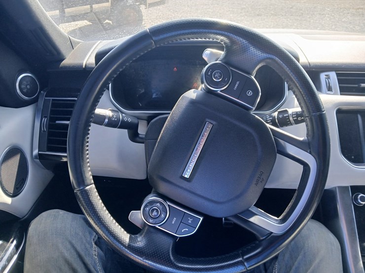 2016-land-rover-range-rover-image-48