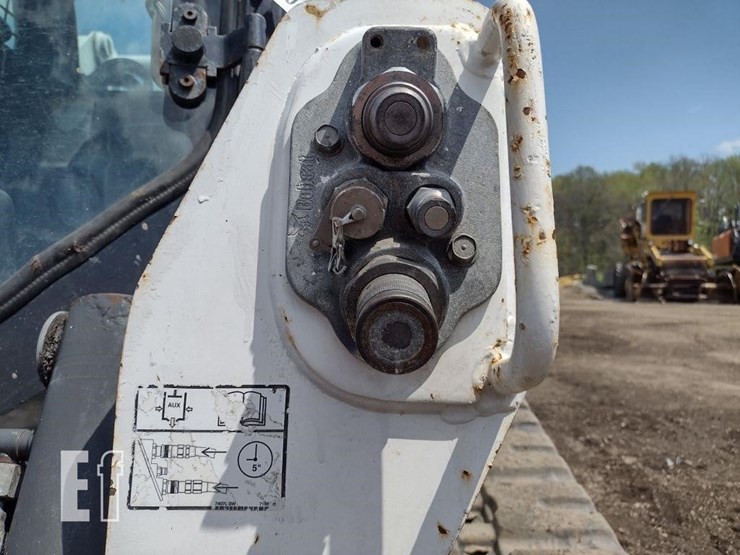2017-bobcat-t595-image-23