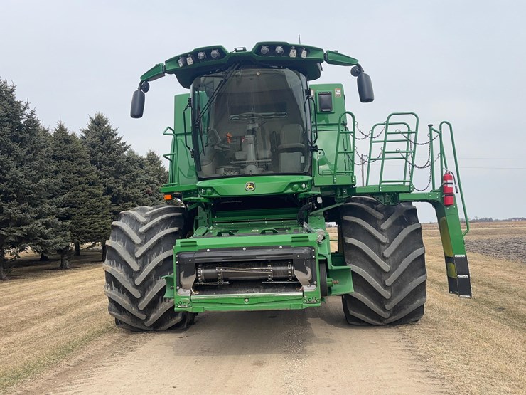 2023-john-deere-s780-image-2