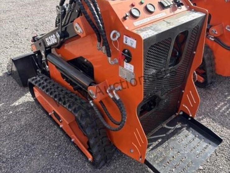 2026-sdl-36c-stand-up-skid-steer-image-4