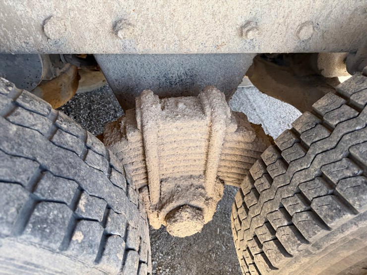 1995-mack-cl713-image-37