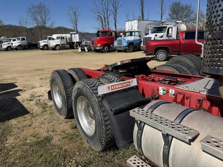 2007-kennworth-t800-semi-tractor-image-7