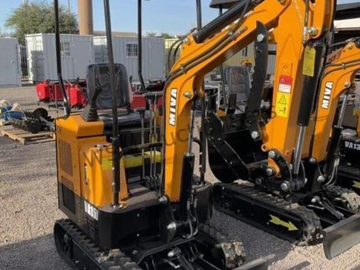 2026-miva-15-mini-excavator-image-1