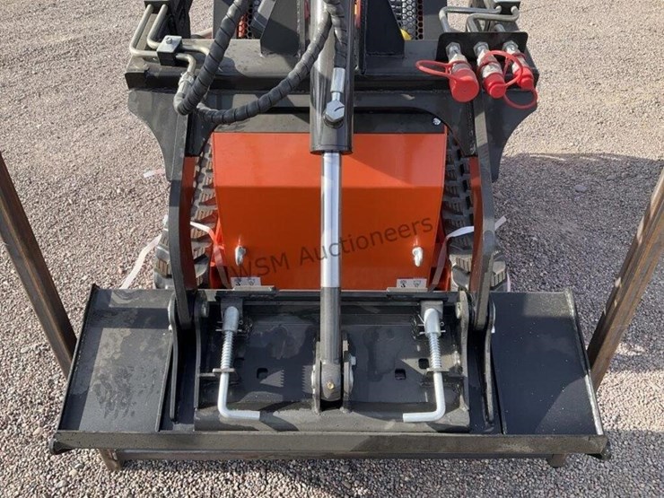 2026-sdl-36c-stand-up-skid-steer-image-6