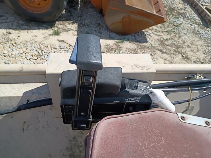 #23725-•-1986-star-bass-boat-and-trailer-image-23