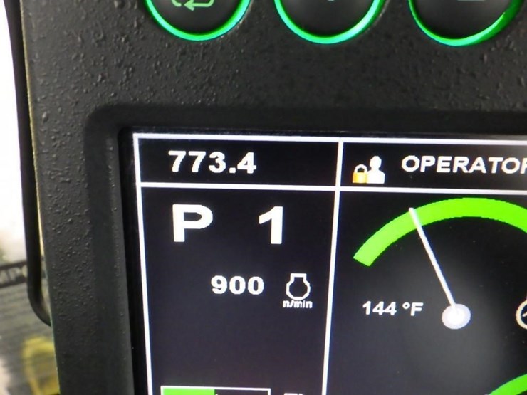 2022-deere-648l-image-35