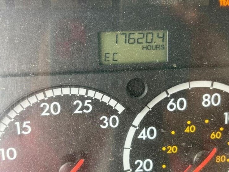 2004-freightliner-fl80-image-15