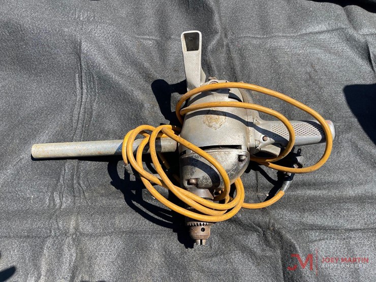 black-&-decker-electric-drill-image-3