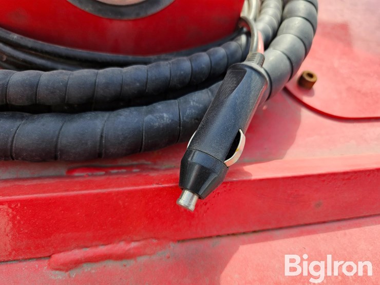 2025-massey-ferguson-730-image-17