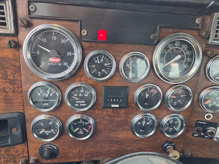 1995-peterbilt-357-image-84