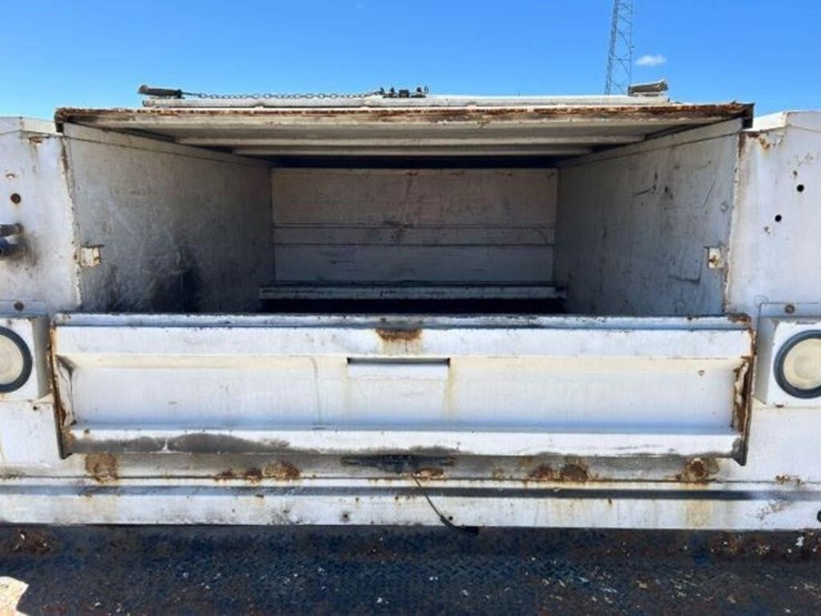 2010-ford-f250-xl-image-33