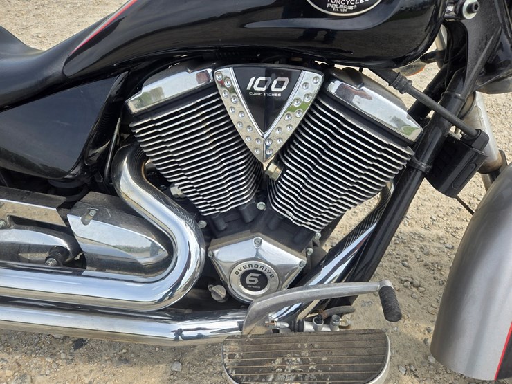 #23348-•-2006-victory-kingpin-motorcycle-image-24