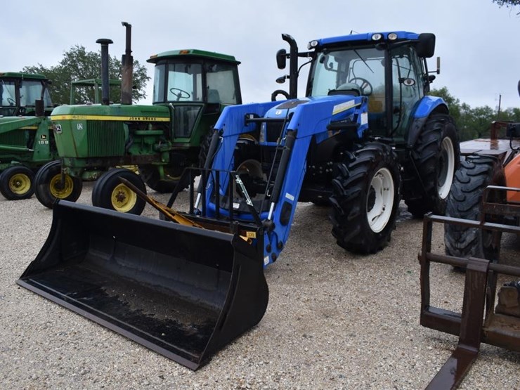 new-holland-845tl-image-1