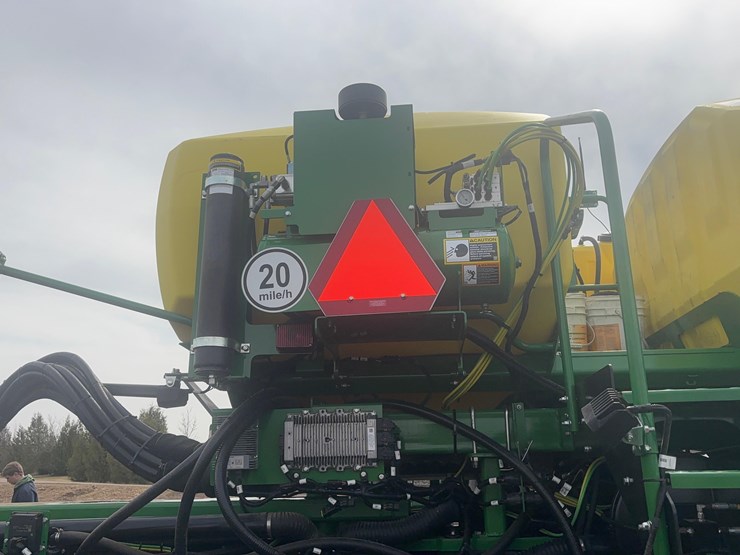 2024-john-deere-db66-image-30