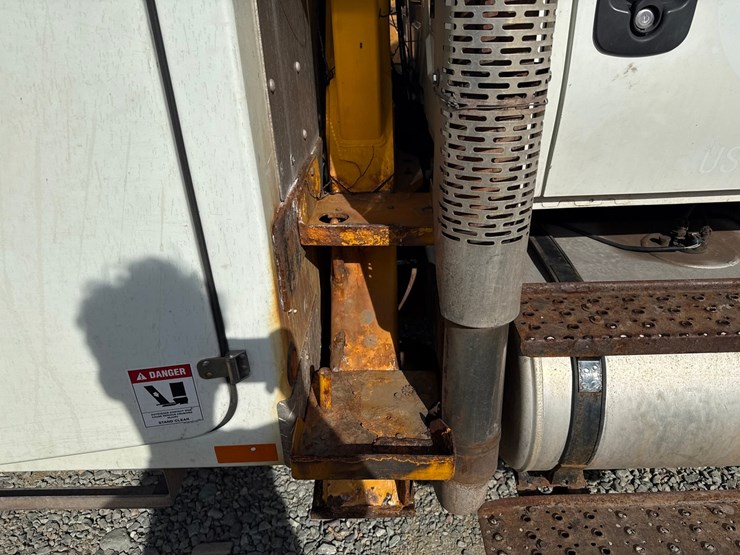 international-4400-sba-image-50